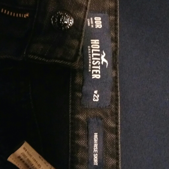 Free with Bundle! 4/$25- Hollister Denim Skirt - Picture 5 of 9